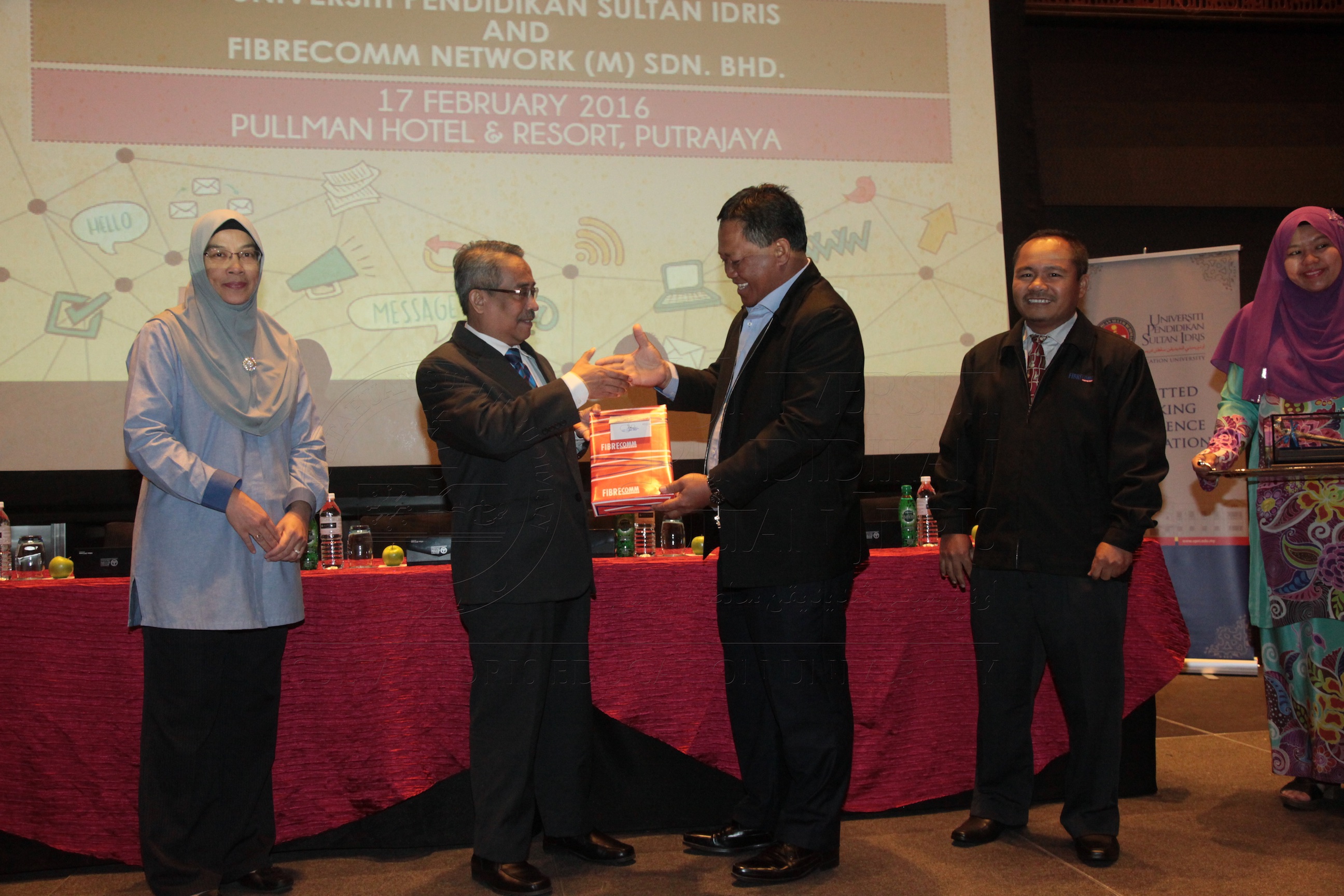 PRO16 14 fibercom IMG 0100